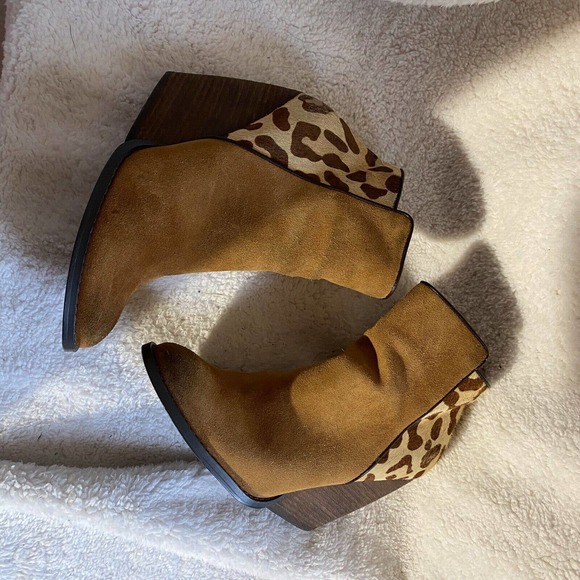very volatile women's chatter leopard bootie 7.5 - Picture 4 of 10